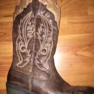 Cowboy boots size 7.5