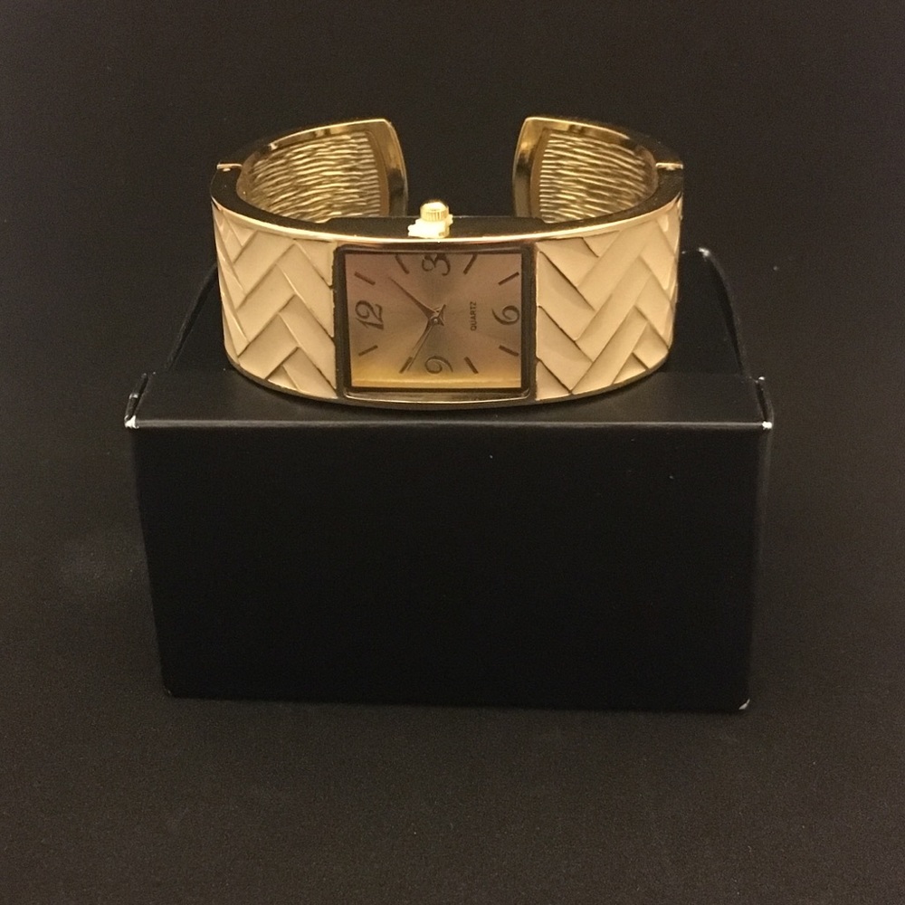 Brand New in Box Avon Ziz Zag Cuff Watch - Vanilla