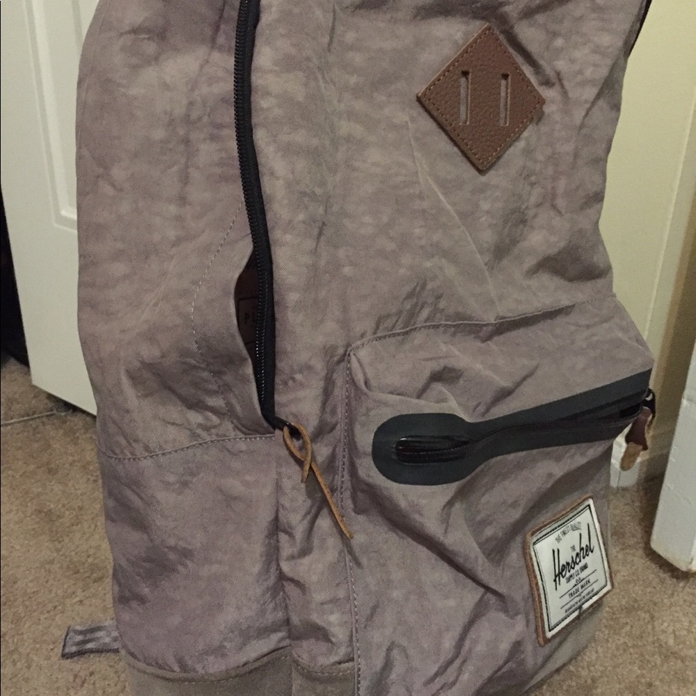 Herschel Backpack in Taupe