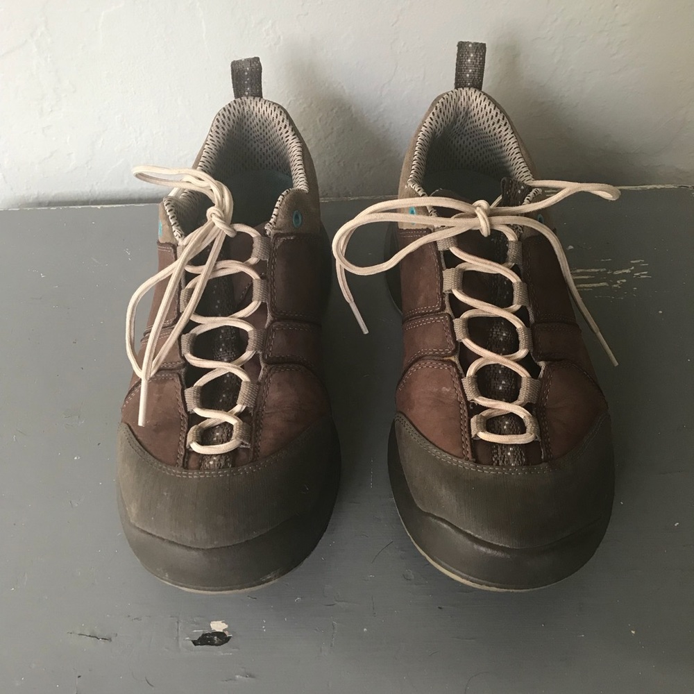 Chaco Torrance Bulloo Shoes. 9.5.