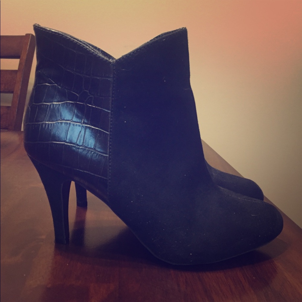 Express black booties