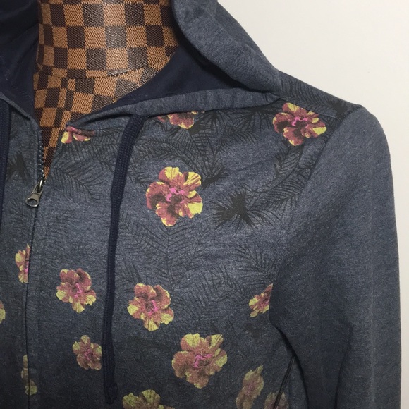 Free Planet- Navy Floral Hoodie NWT - Picture 3 of 4