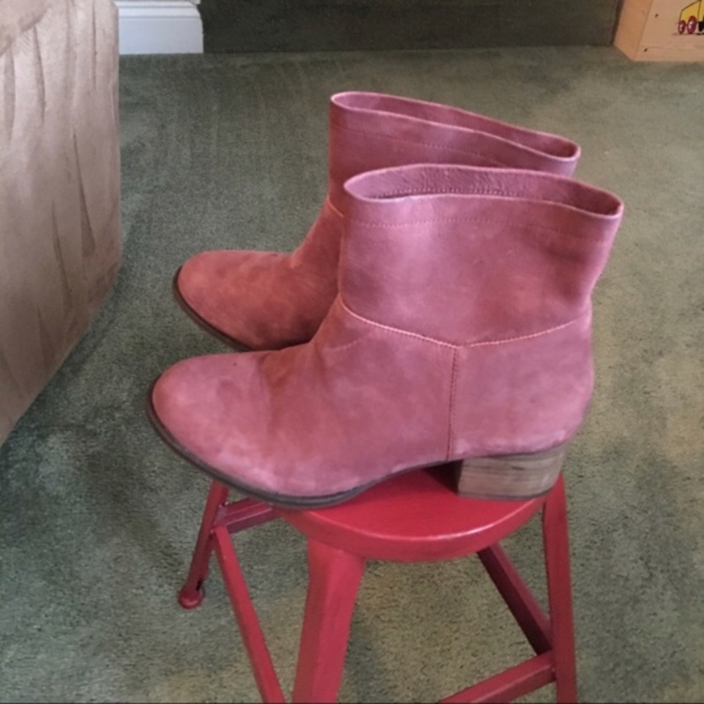 J. Jill plum pull on leather booths