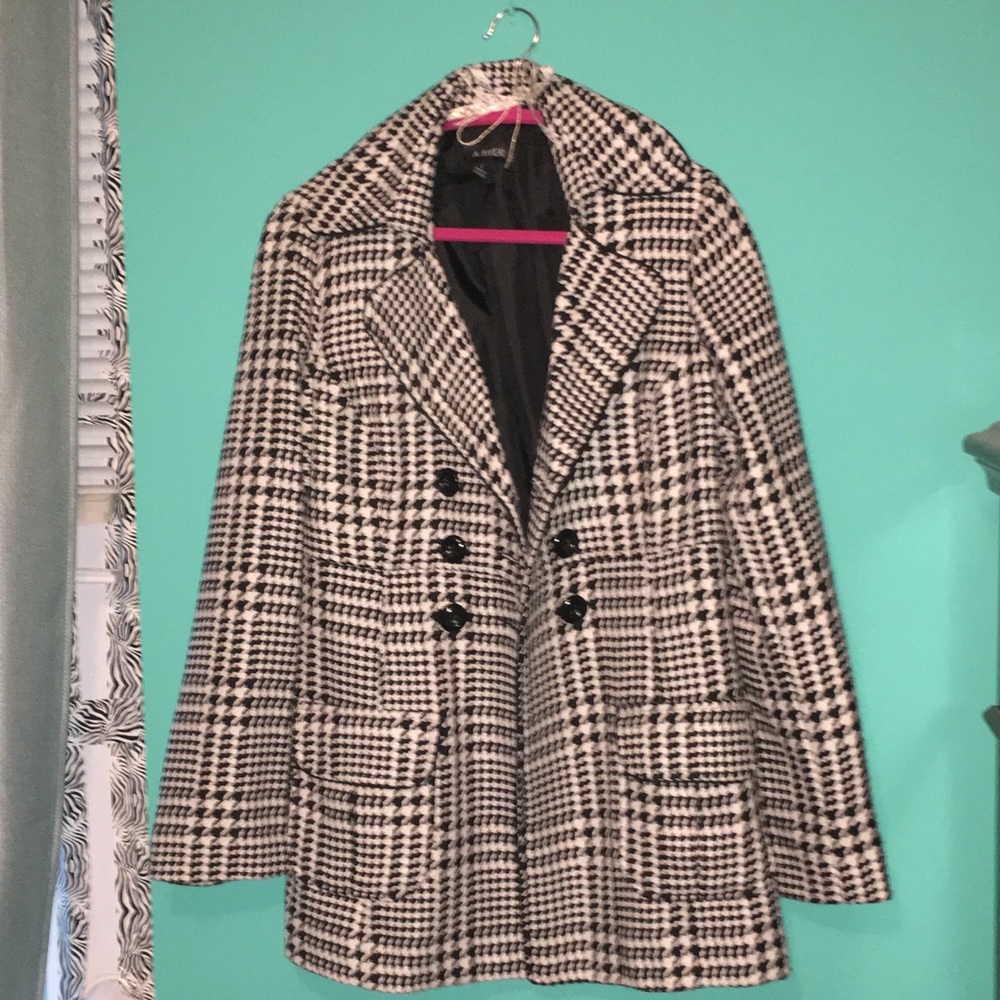 NWOT Cute and sophisticated jacket! ♥️💋