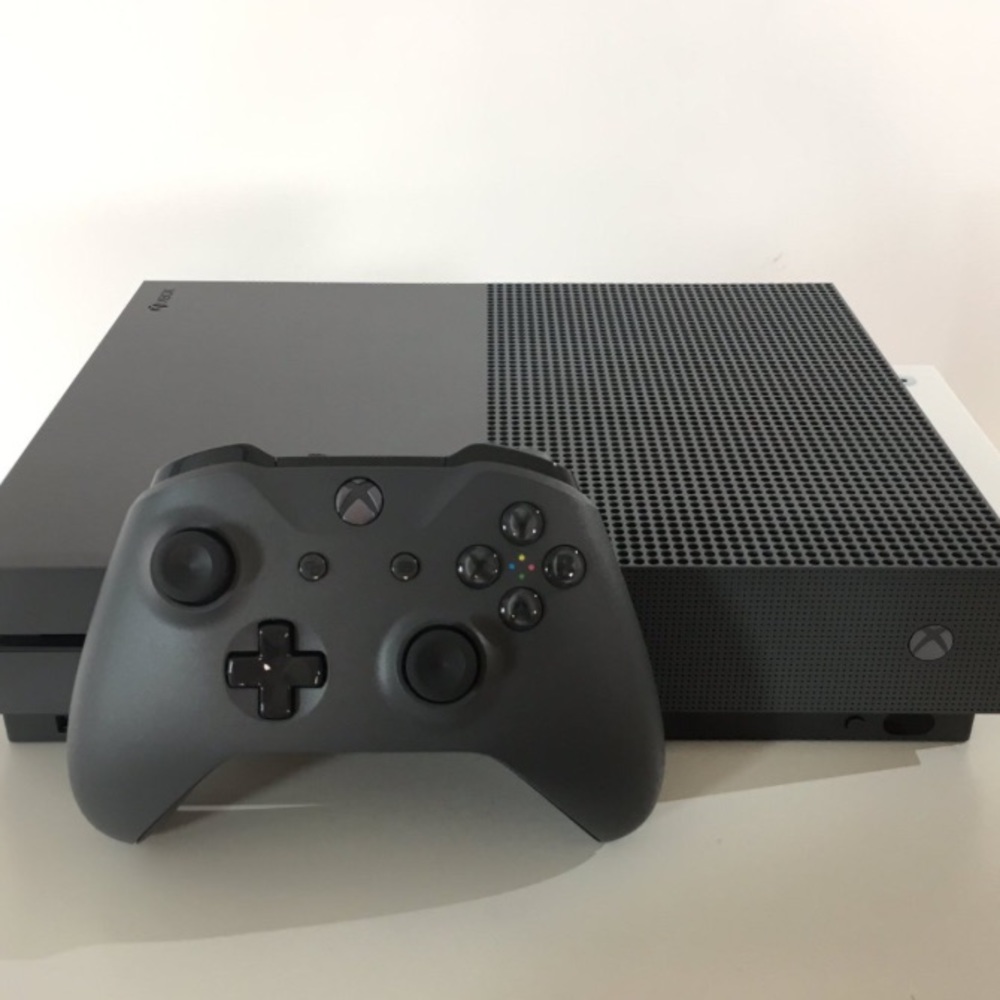 Xbox one s (gray)