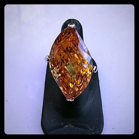 Large Amber colored Swarovski crystal ring - Picture 1 of 3