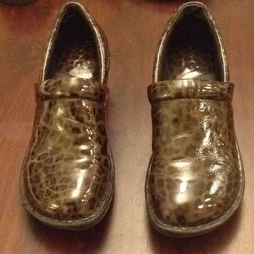 b.o.c. leopard print patent leather clogs