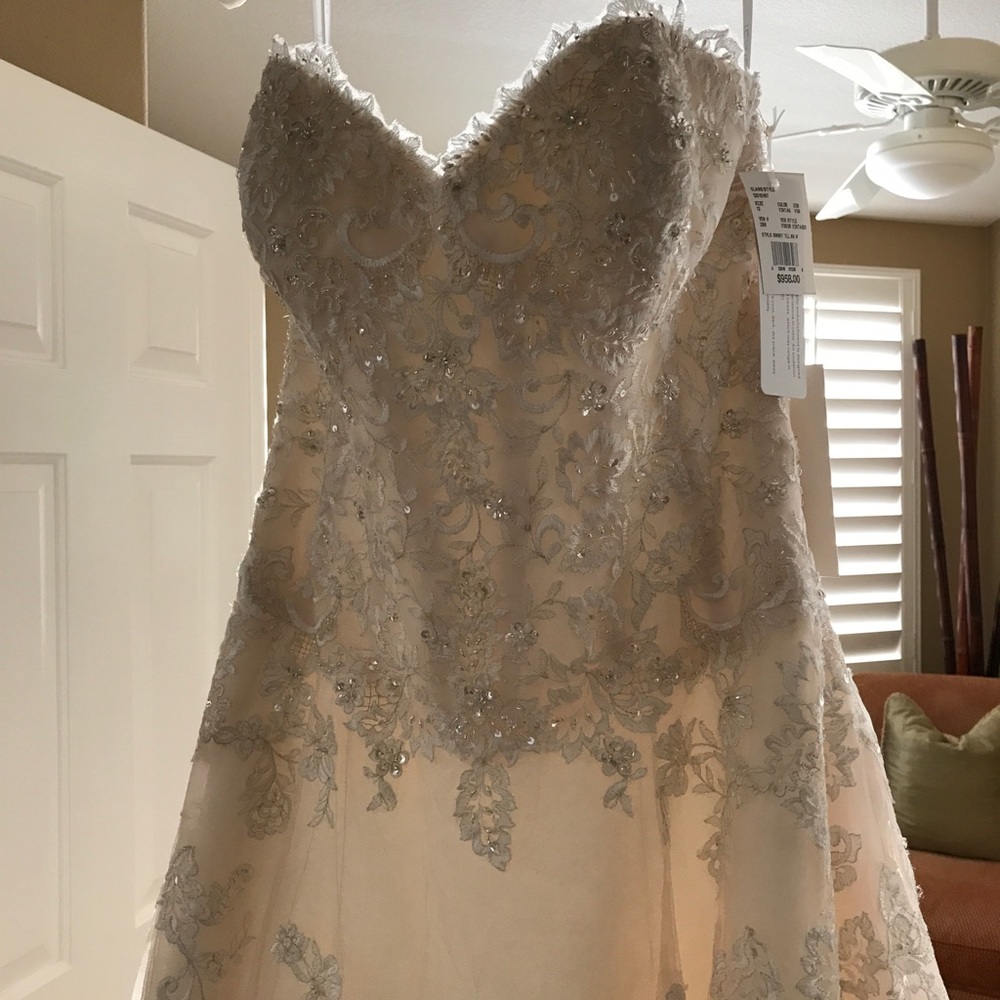Wedding dress