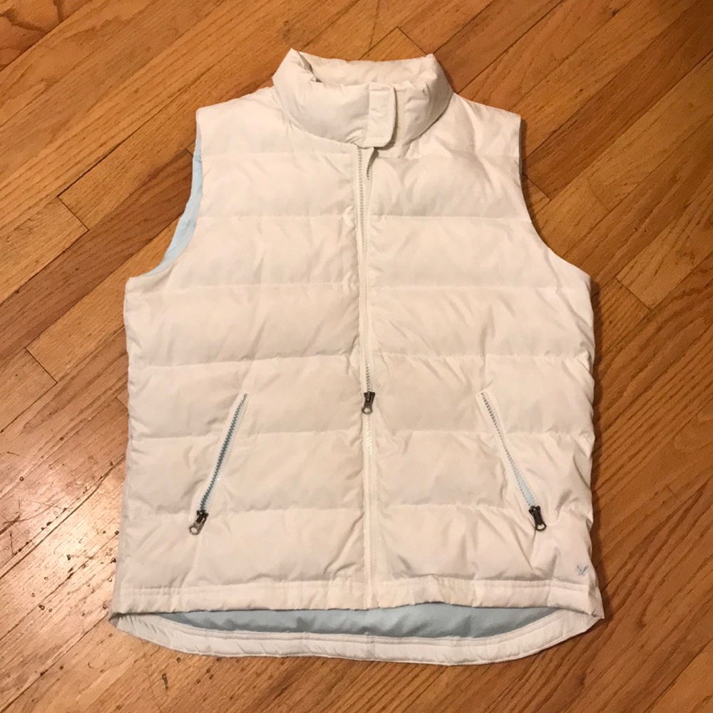 White American Eagle puffy vest.