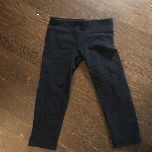 Ivivva black cropped leggings