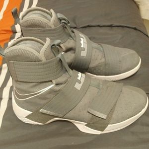 Nike Lebron Soldier 10