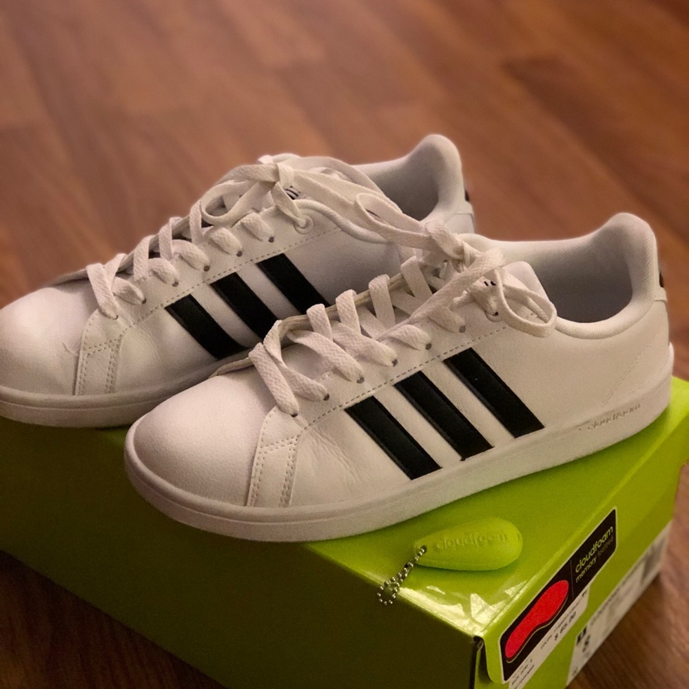 Adidas Neo Advantage size 8 womens