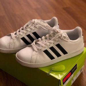 Adidas Neo Advantage size 8 womens