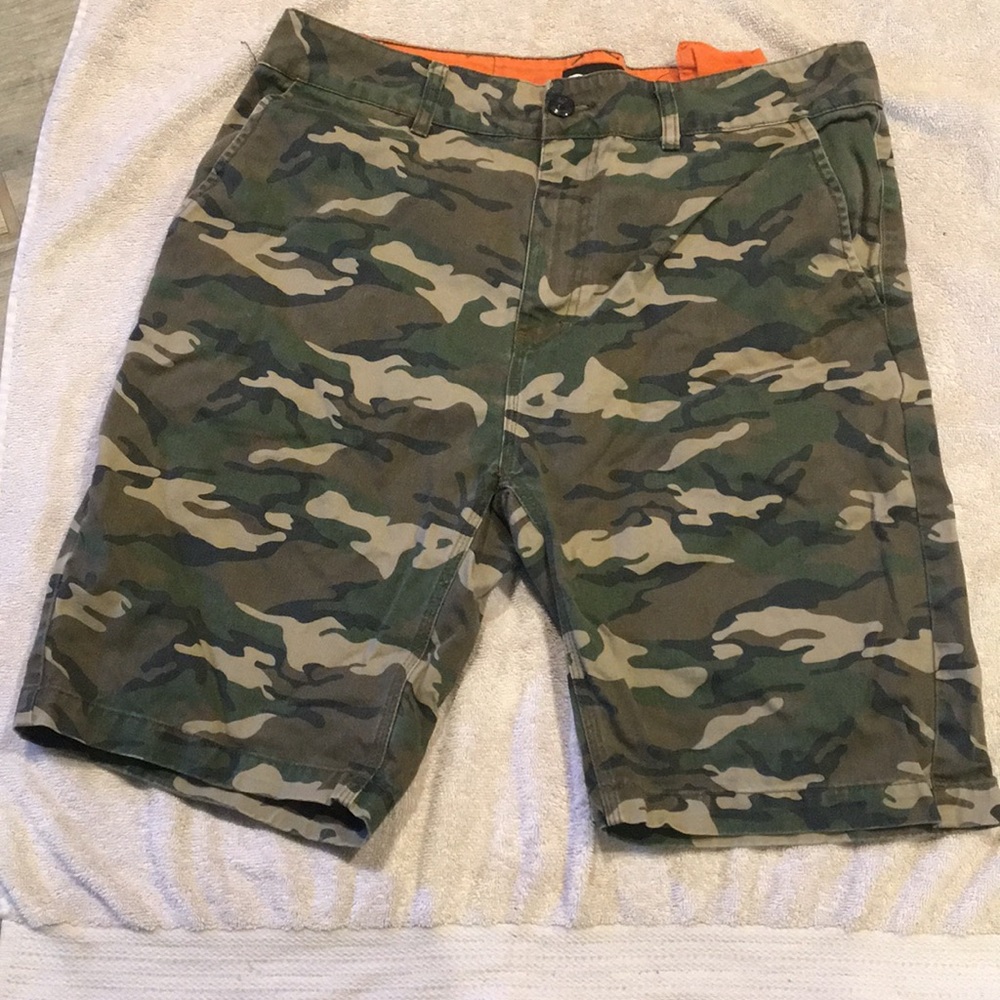 DGK camo shorts
