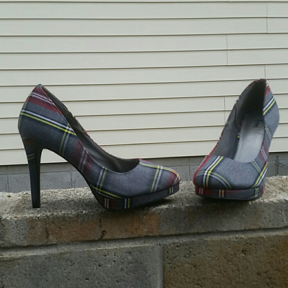 Grey plaid platform heels