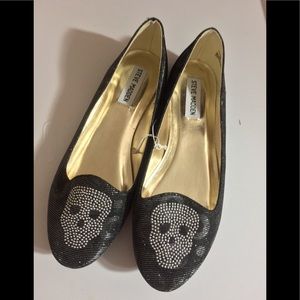 Steve Madden skull flats