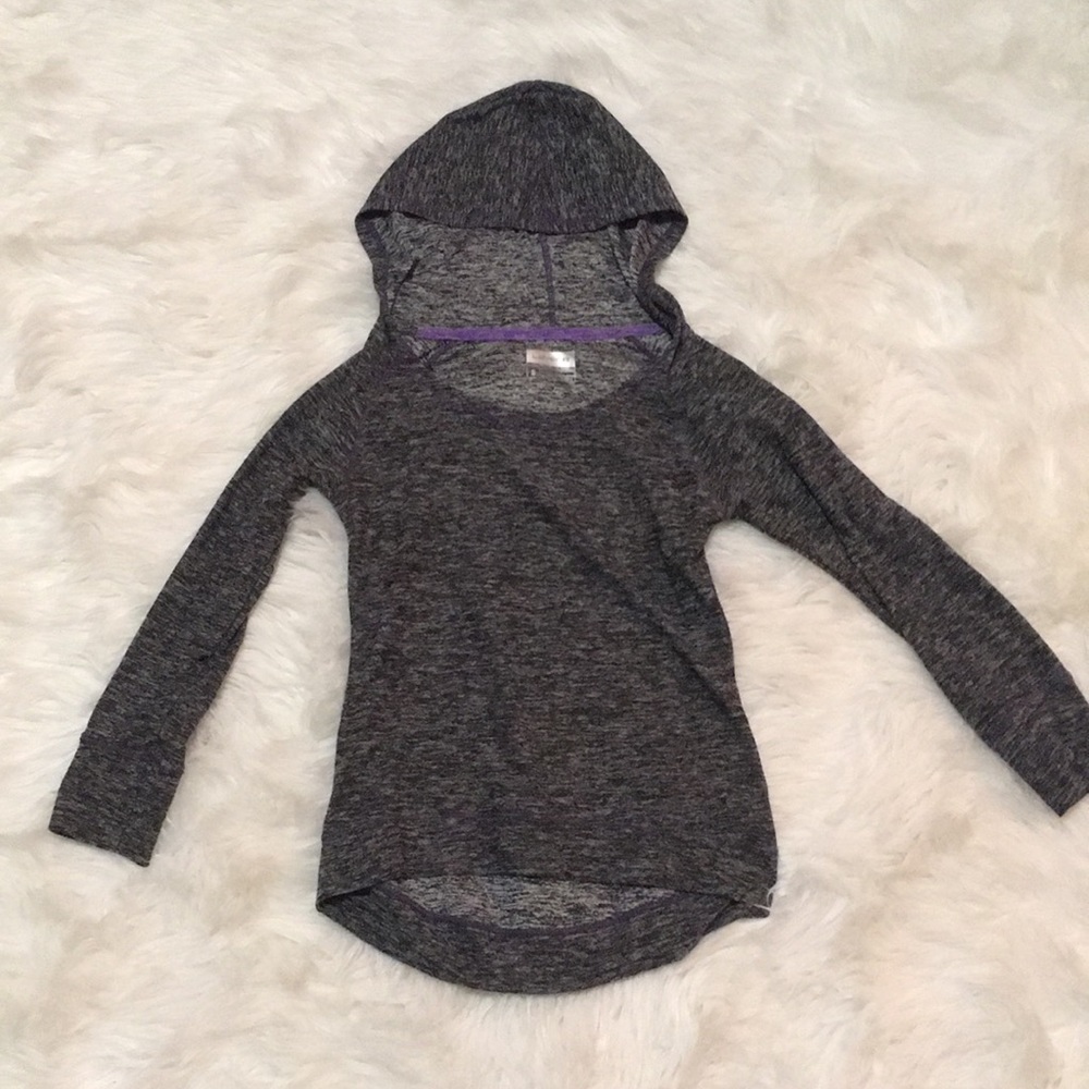 Long sleeve athletic top