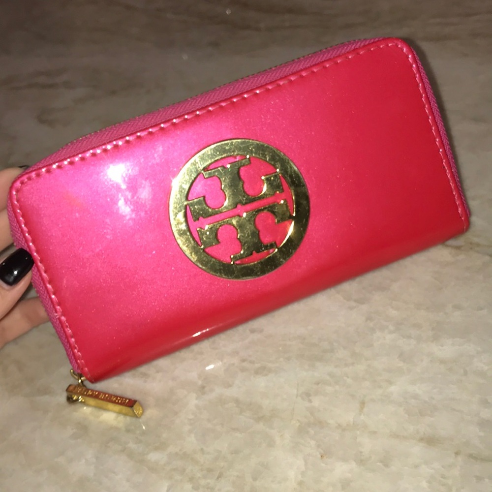 100% authentic Tory Burch wallet!