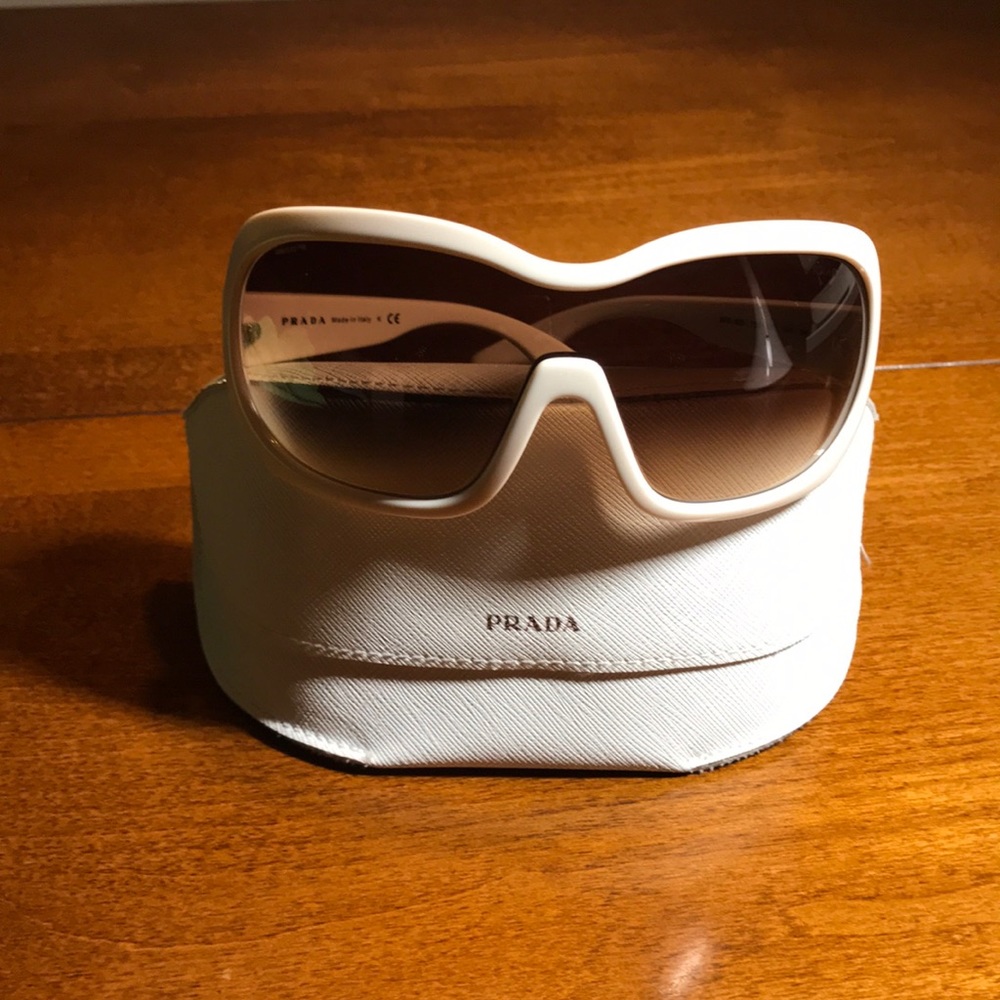 PRADA SUNGLASSES