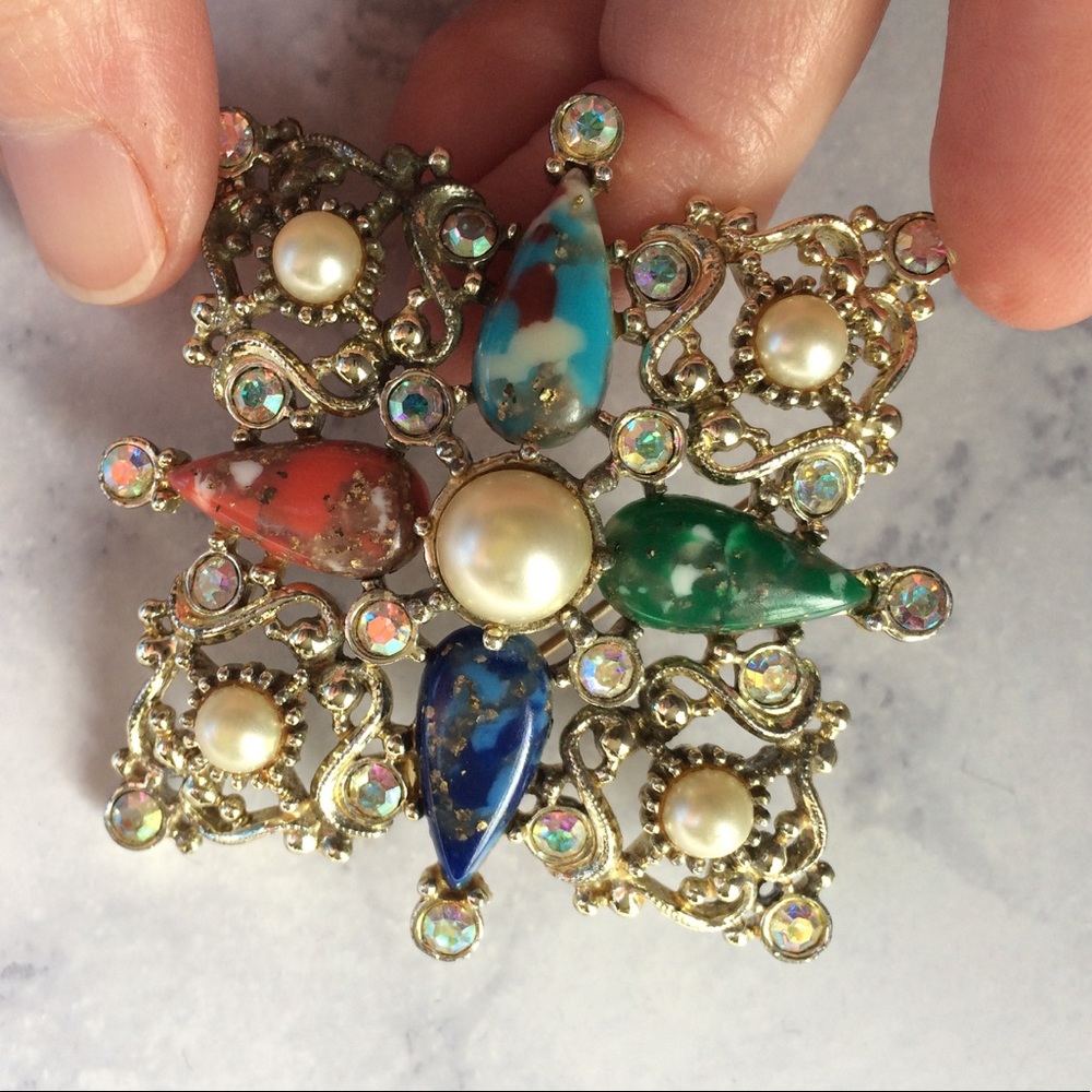 Vintage Sarah Coventry brooch