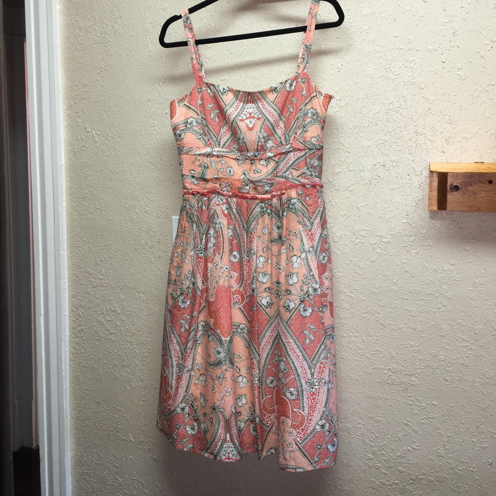 Beautiful Ann Taylor size 8 sleeveless dress