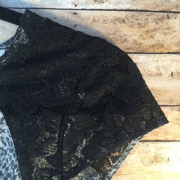 L Chloe K top - Picture 2 of 4