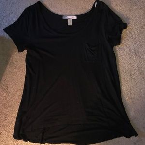 Black tee w/pocket from forever21