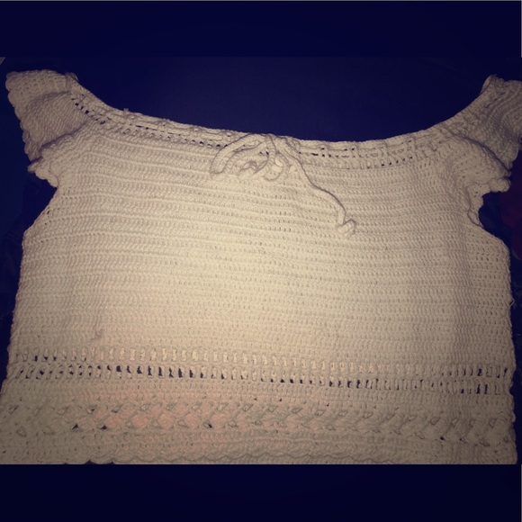 Off the shoulder crop top - Picture 2 of 3