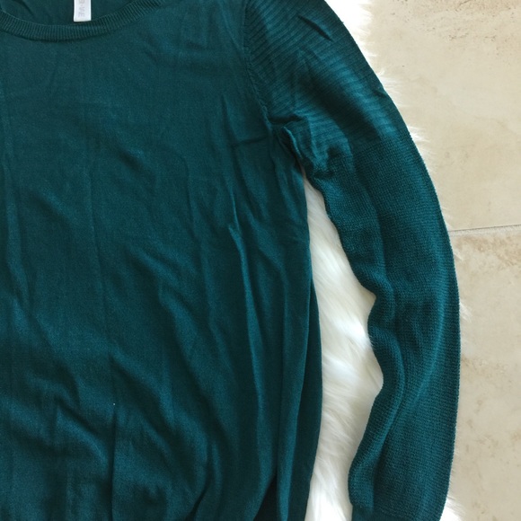 SI IAE Sweater - Picture 3 of 5