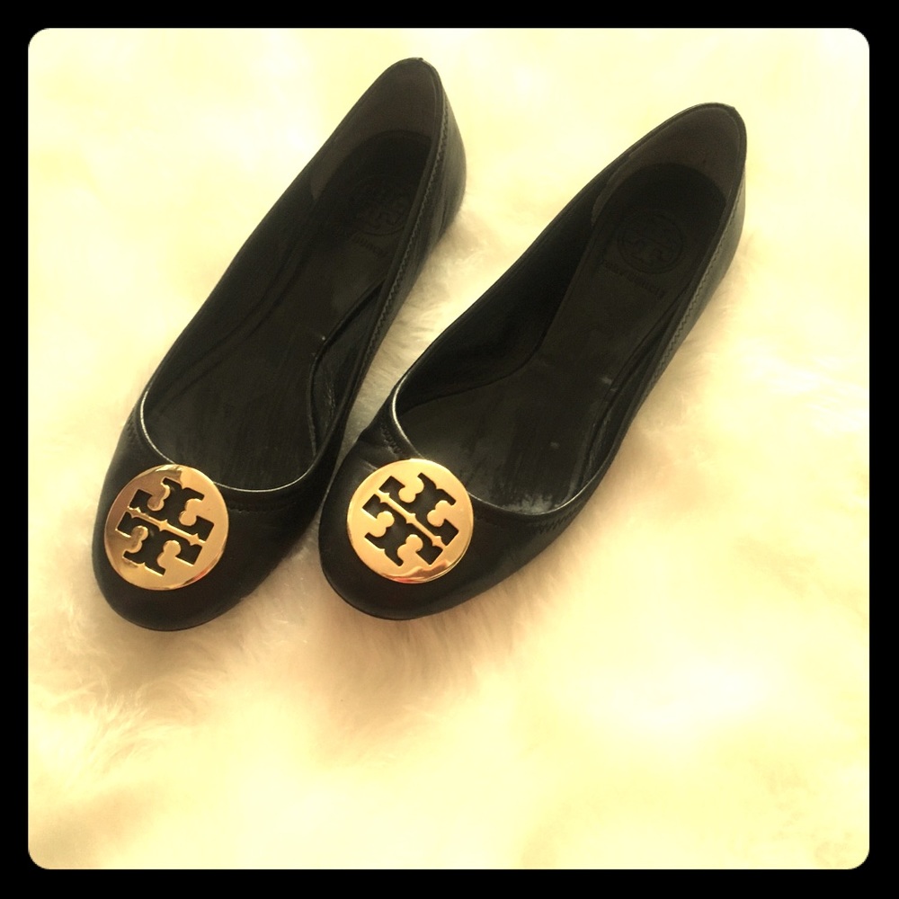 Tory burch black and gold flats