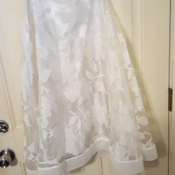 Metaphor white flowered skirt - Picture 6 of 6