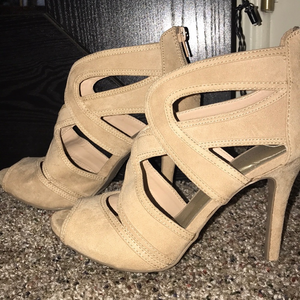 Tan high heel shoes