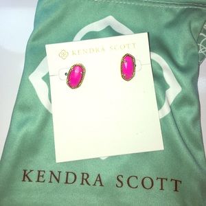 Fuchsia/pink Kendra Scott earrings/studs