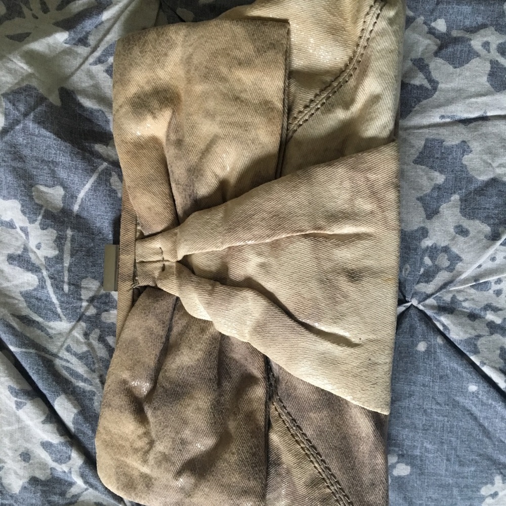 ALDO CLUTCH