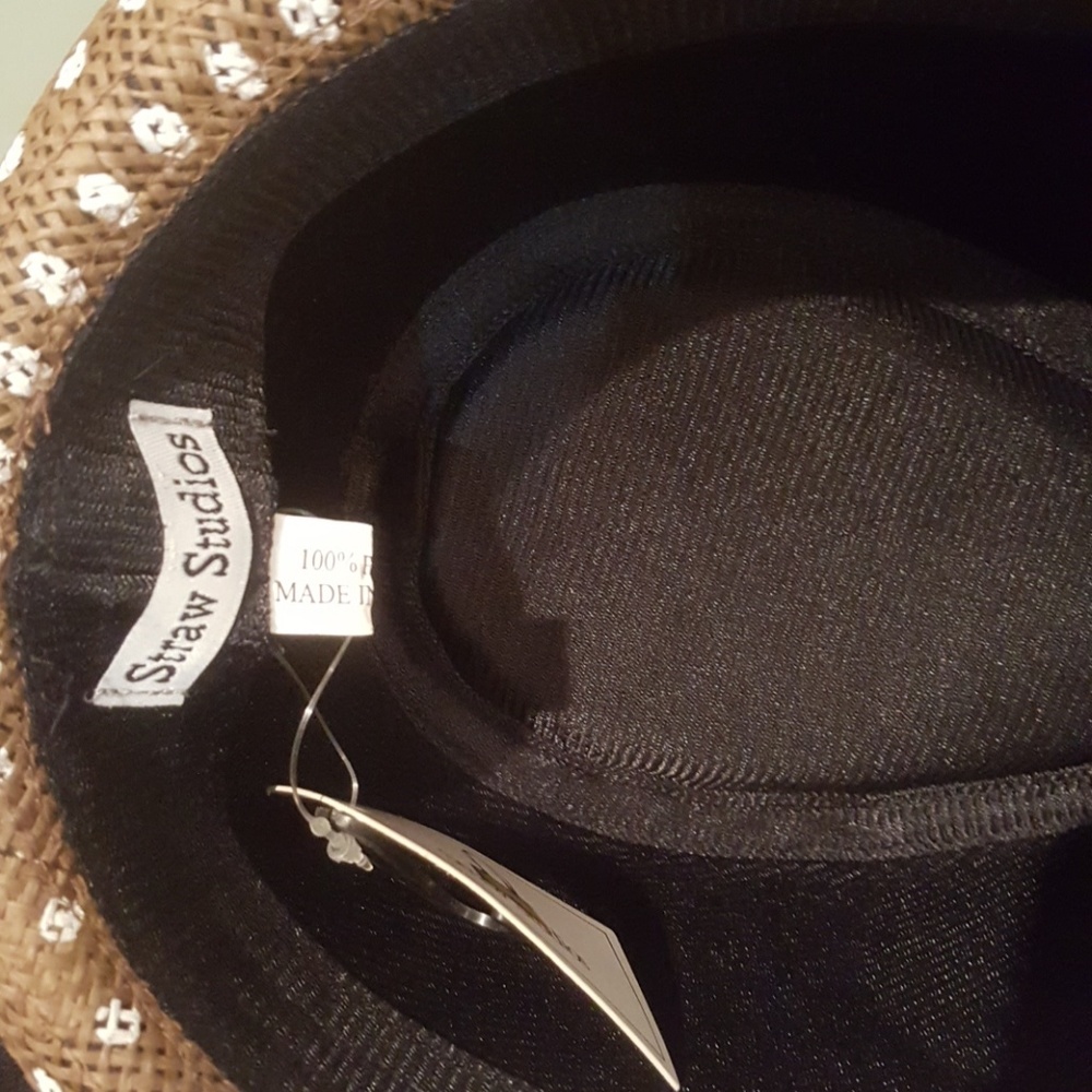 Straw Hat - Picture 4 of 4