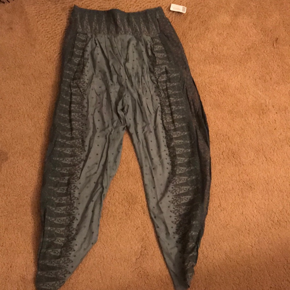 Patterned GR motif pants