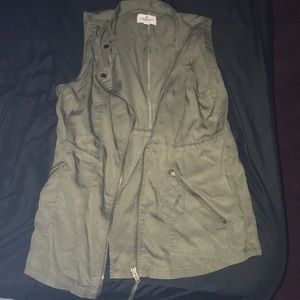 AE vest