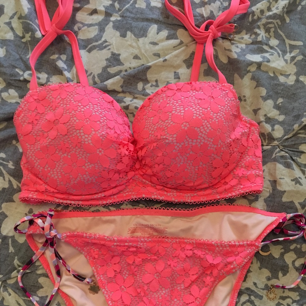 VS BIKINI LARGE BOTTOM 34D TOP