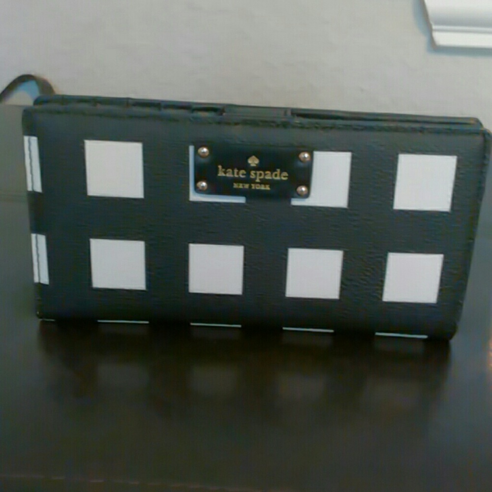 NWT KATE SPADE stacy wallet black white