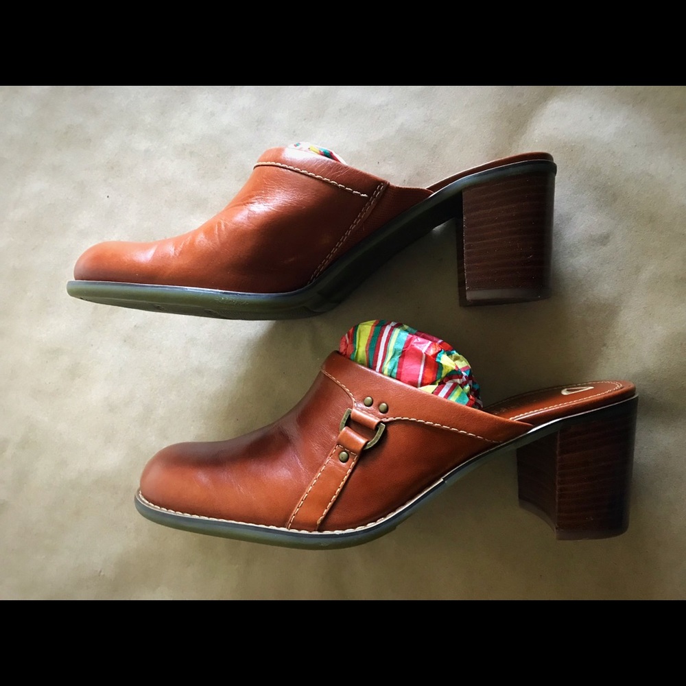 Liz Claiborne Mules - Picture 3 of 4