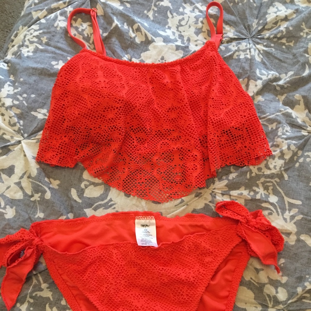 Small top medium bottom