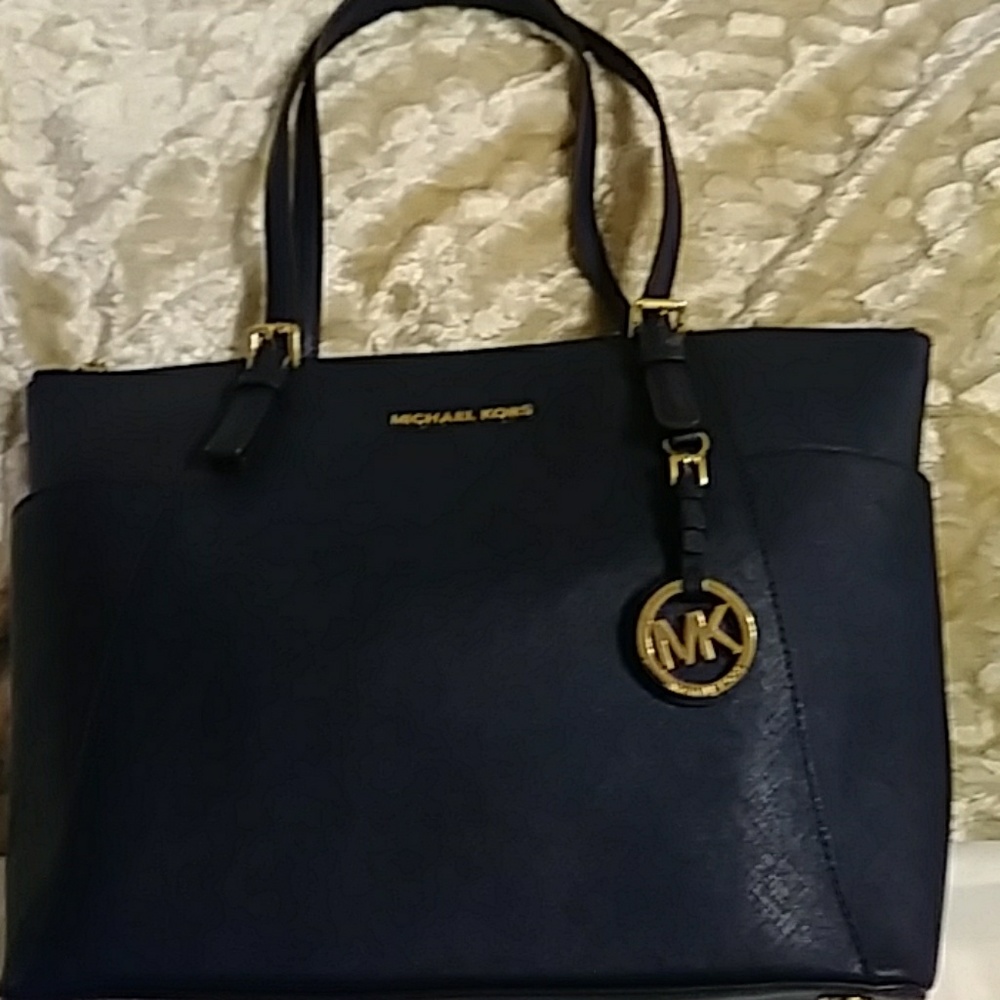 Purse - Picture 2 of 5