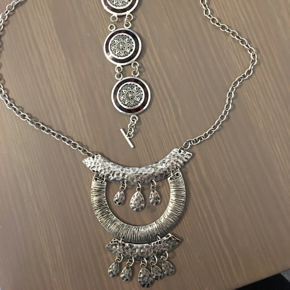 NECKLACE AND BRACELET