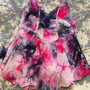 OPEN BACK BABYDOLL TOP