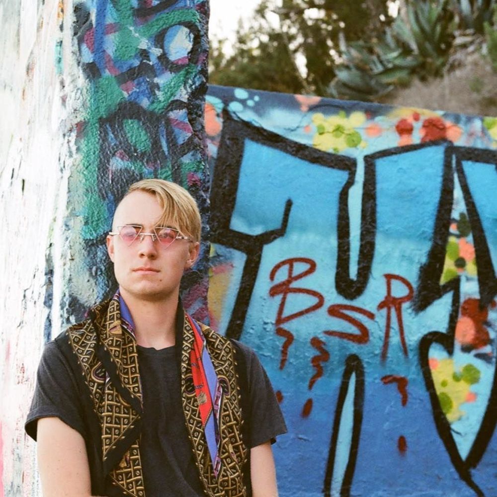 Meet your Posher, Logan