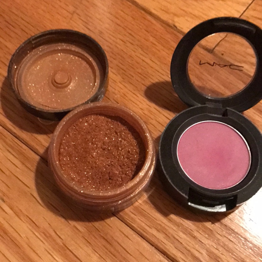 Mac and LAURA MERCIER eyeshadow bundle