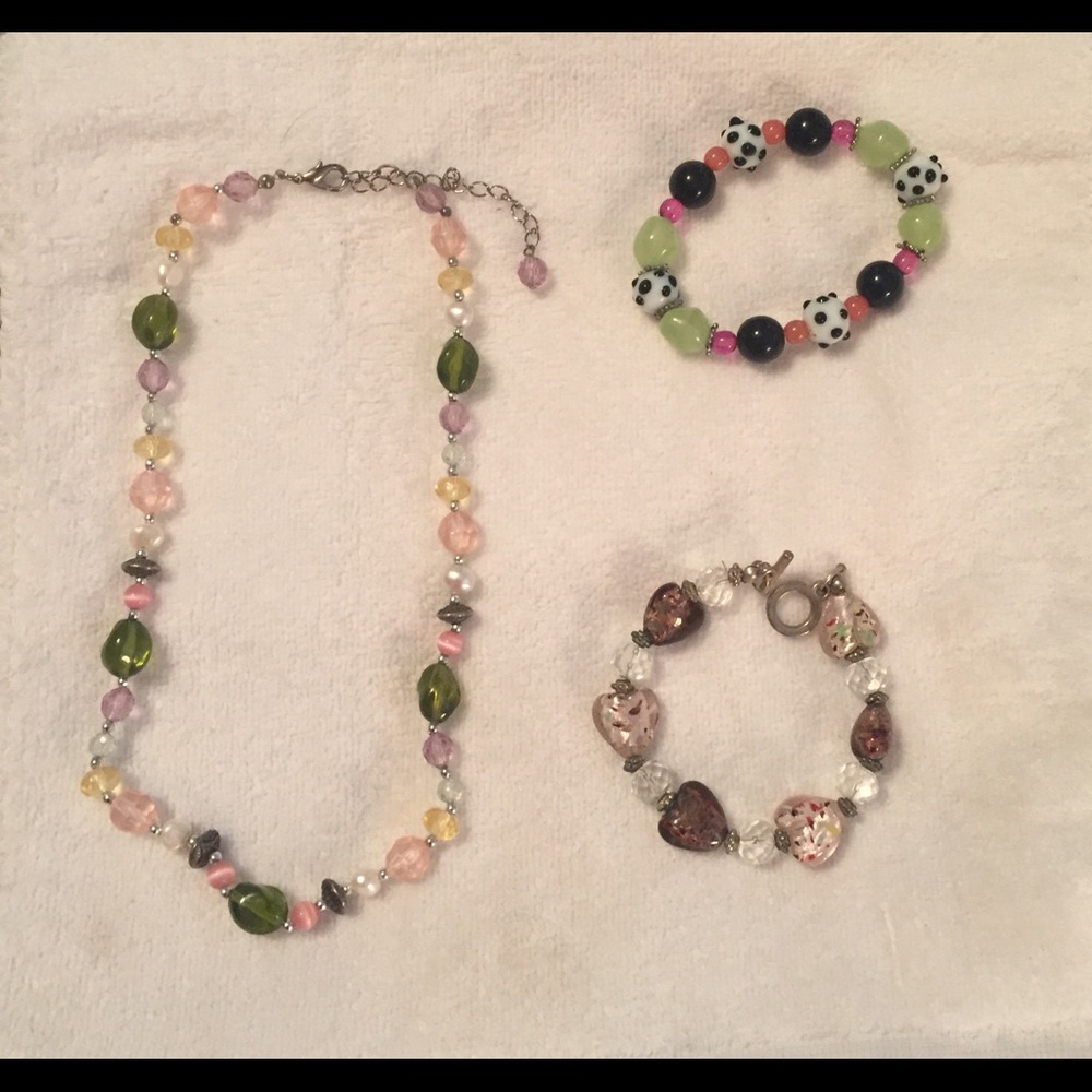 ❤️Bundle of 3: one necklace and 2 bracelets❤️