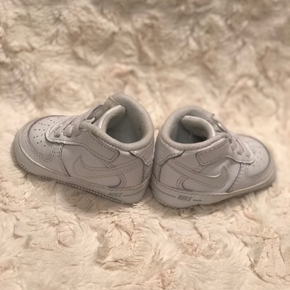 Nike Air Force 1 - Picture 3 of 4