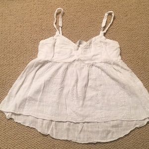 Eyelet lace white tank~ worn once size M like new!