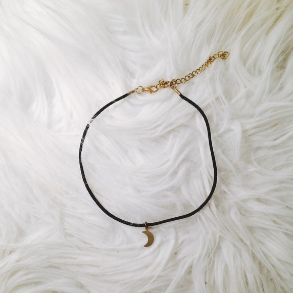 Urban Outfitters Jewelry - 🎉Moon choker 🌙